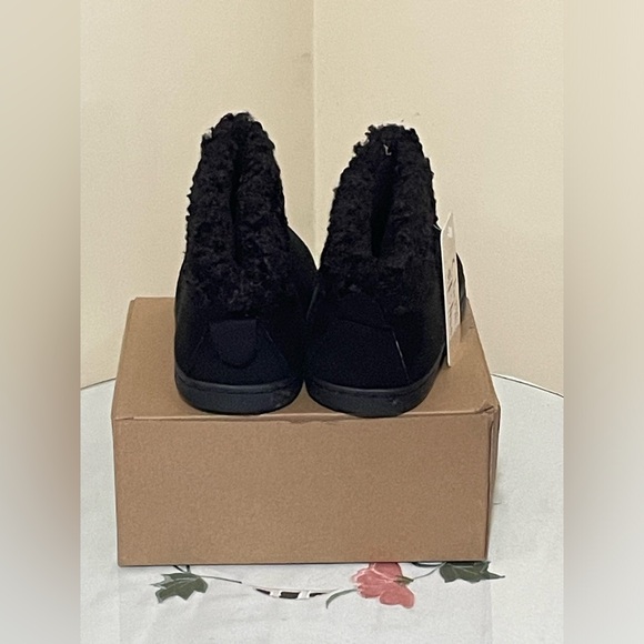 Girls Black Slippers Size 2 - Picture 4 of 6